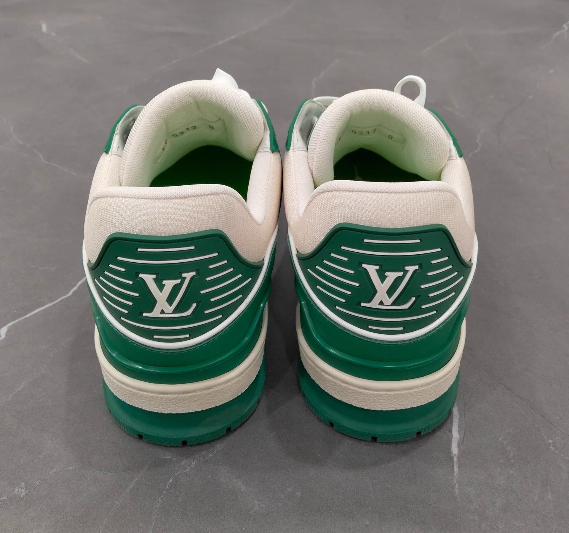 Louis Vuitton Louis Vuitton Trainer Green EUR 42 Size US 9 / EU 42 - 5 Thumbnail