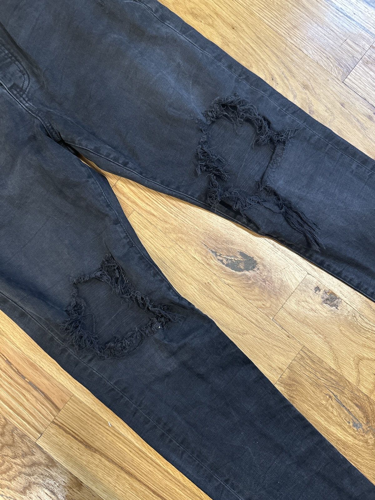 Purple Brand Purple Brand Knee Hole Black Denim Jeans Size 34 Size US 34 / EU 50 - 2 Thumbnail