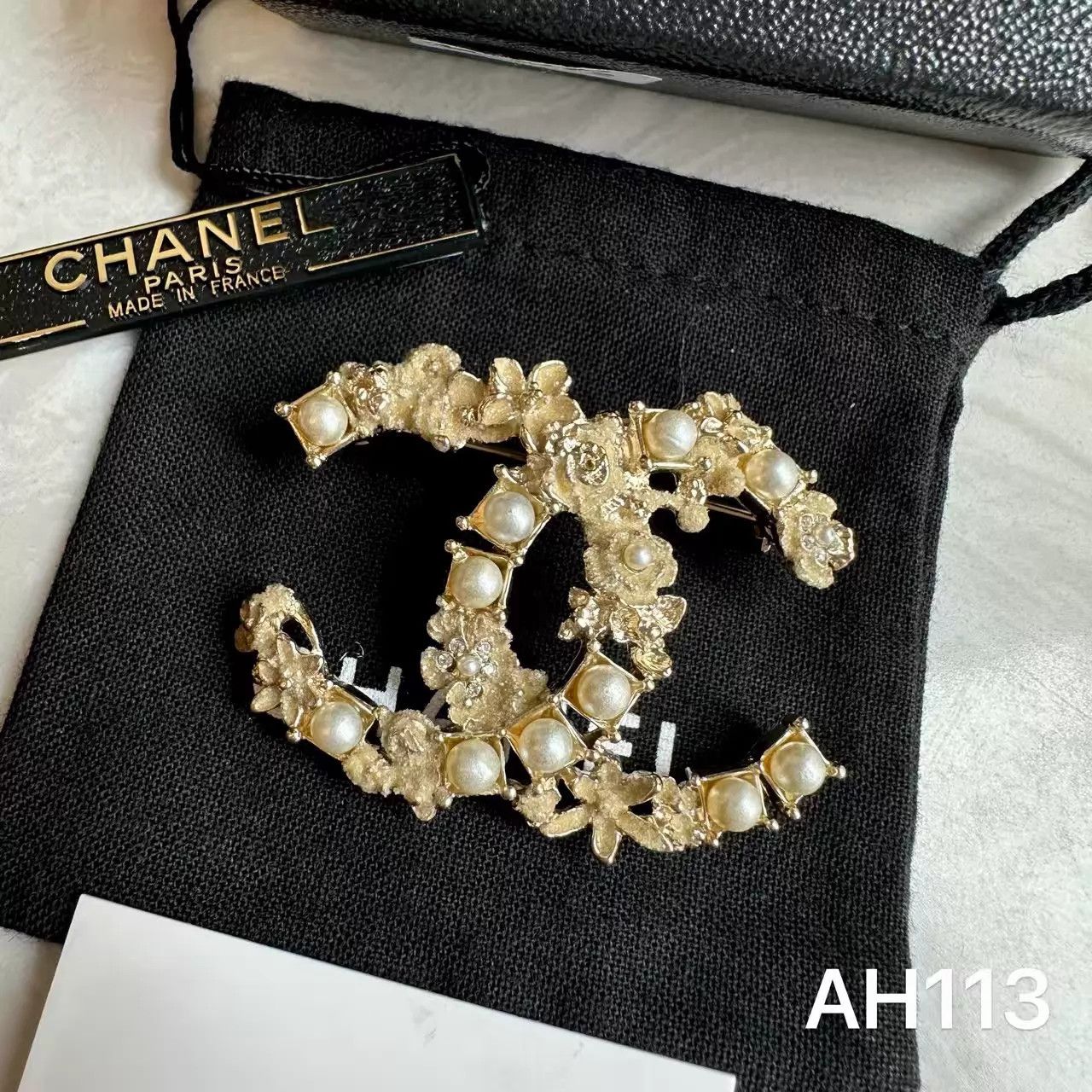 Chanel Chanel Pearl CC Brooch Elegant Mint Box Dust Bag AH113 Size ONE SIZE - 2 Thumbnail