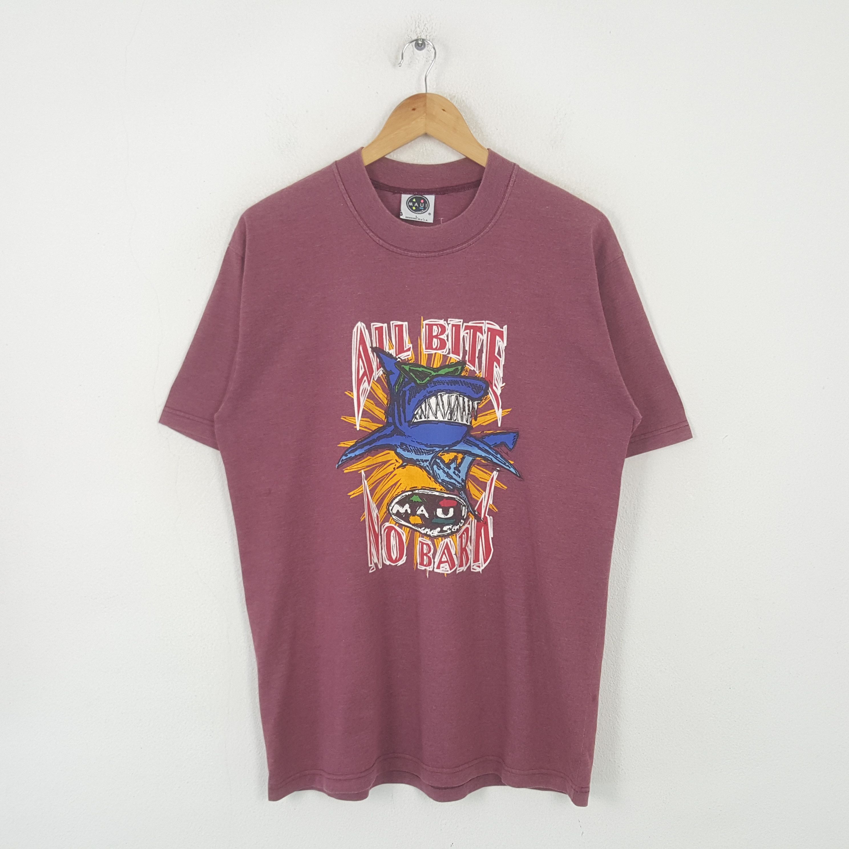 Vintage Vintage MAUI and Sons All Bite No Bark Surfing Tshirt RR11 Size US L / EU 52-54 / 3 - 1 Thumbnail