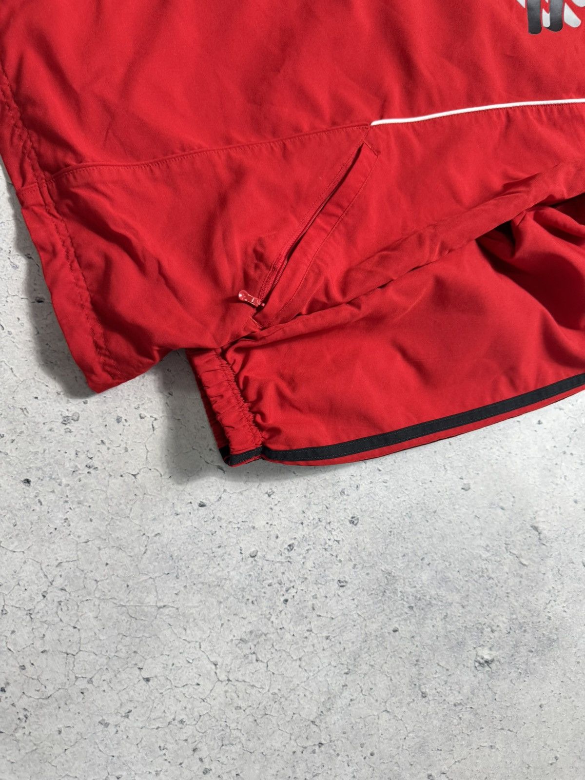 Adidas Adidas FC Liverpool Vintage Soccer Nylon Jacket Football Size US L / EU 52-54 / 3 - 4 Thumbnail