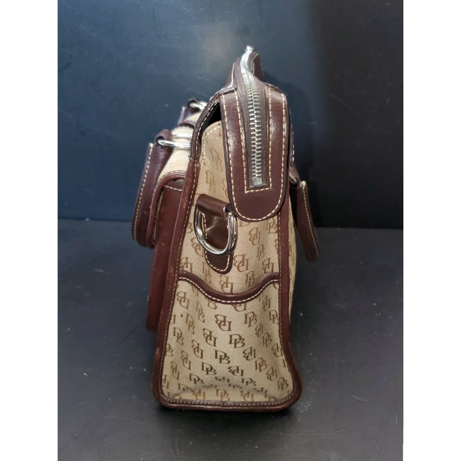 Dooney & Bourke VINTAGE Dooney & Bourke Signature Jacquard Mocha Double Pocket Handbag/Tote Bag Women Medium Brown 10x12in Logo Classic Designer Tote Size ONE SIZE - 5 Thumbnail