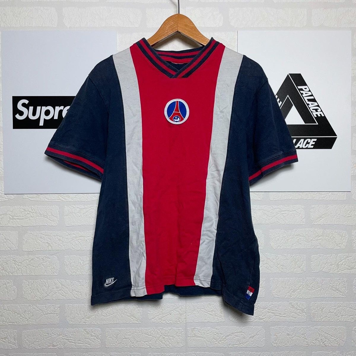Nike Vintage Nike Paris Saint Germain T-shirt PSG Tee y2k Size US S / EU 44-46 / 1 - 1 Thumbnail