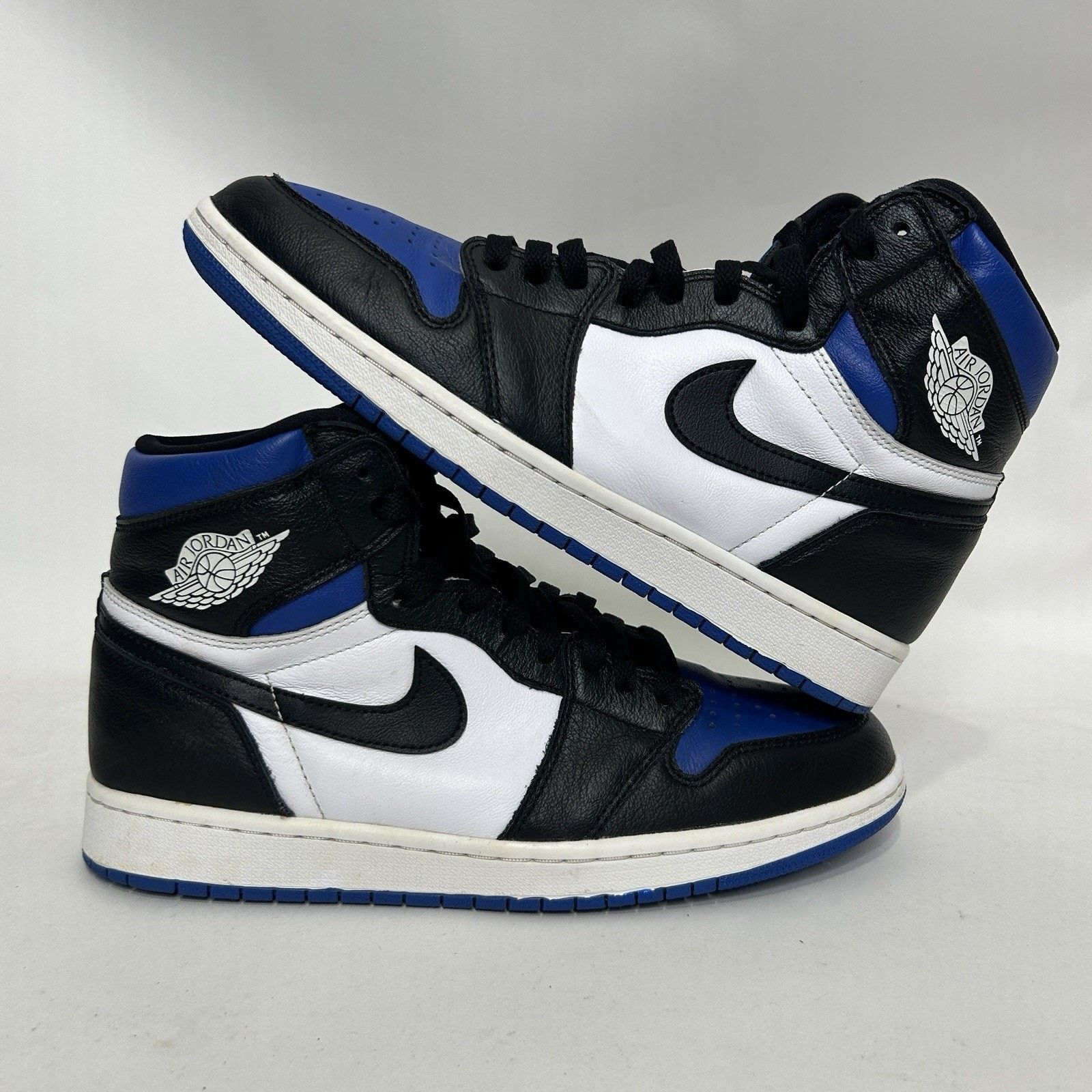 Jordan Brand Nike Air Jordan 1 Retro High OG “Royal Toe” 555088-041 Size US 9.5 / EU 42-43 - 1 Thumbnail
