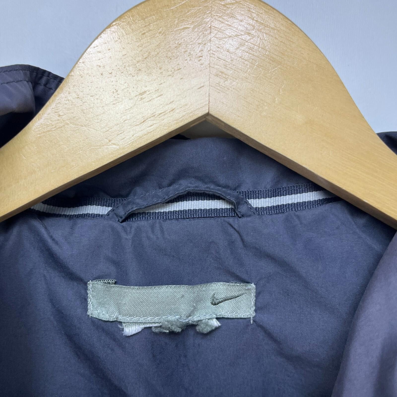 Nike Vintage Nike Windbreaker Track Jacket Swoosh Zip up Large XL Size US L / EU 52-54 / 3 - 6 Thumbnail