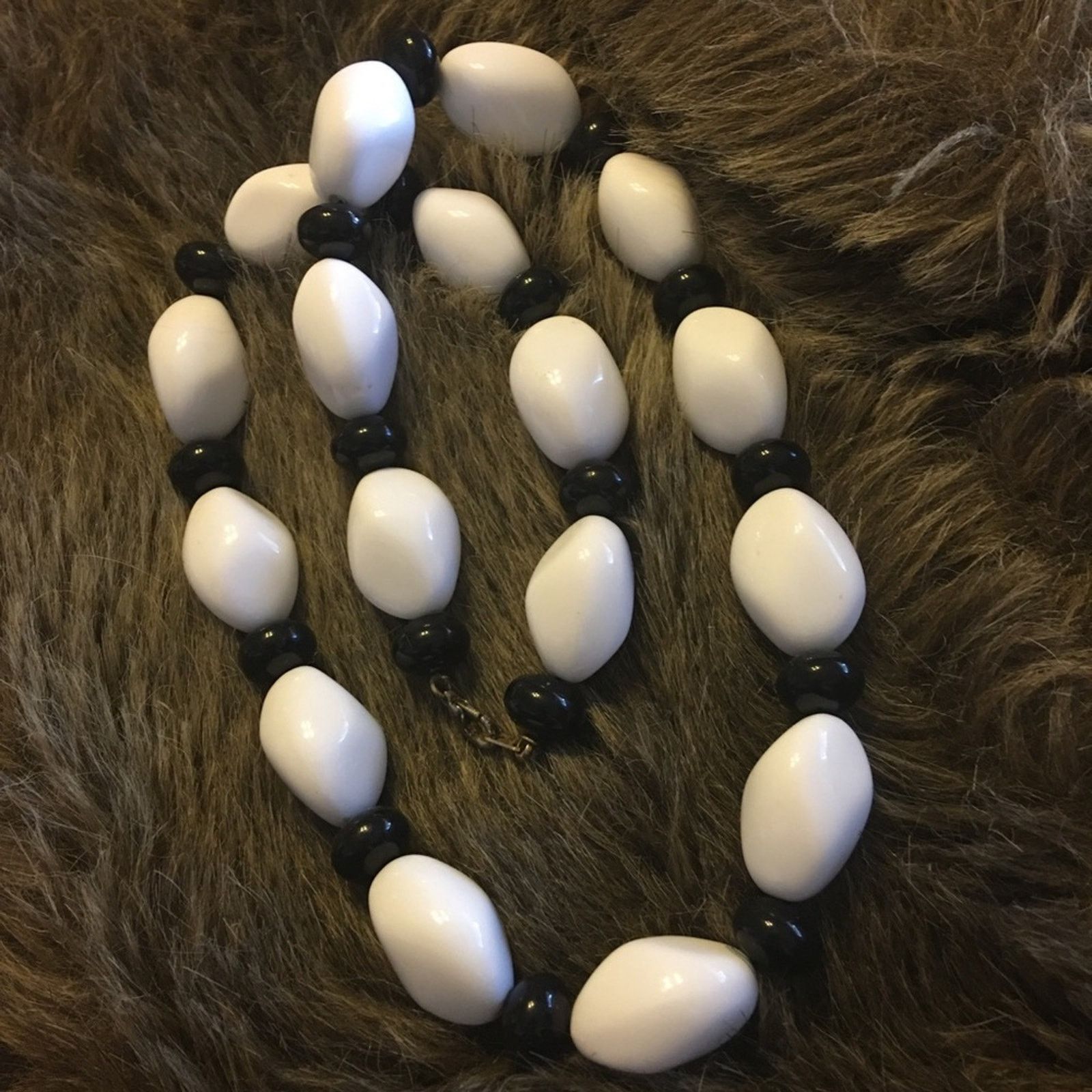 Vintage Vintage chunky black and white bead necklace Size ONE SIZE - 6 Thumbnail