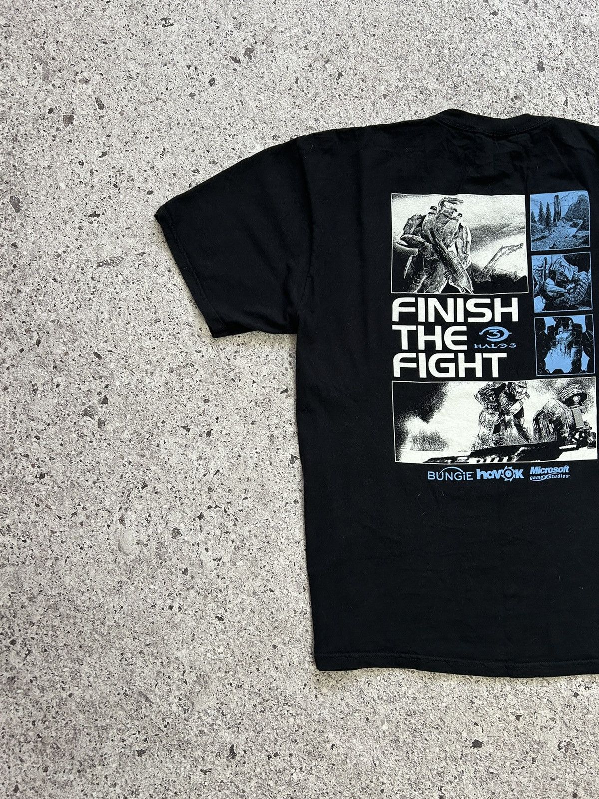 Microsoft Vintage 2000’s Videogame Halo 3 Finish The Fight T-Shirt Size US XXL / EU 58 / 5 - 7 Thumbnail