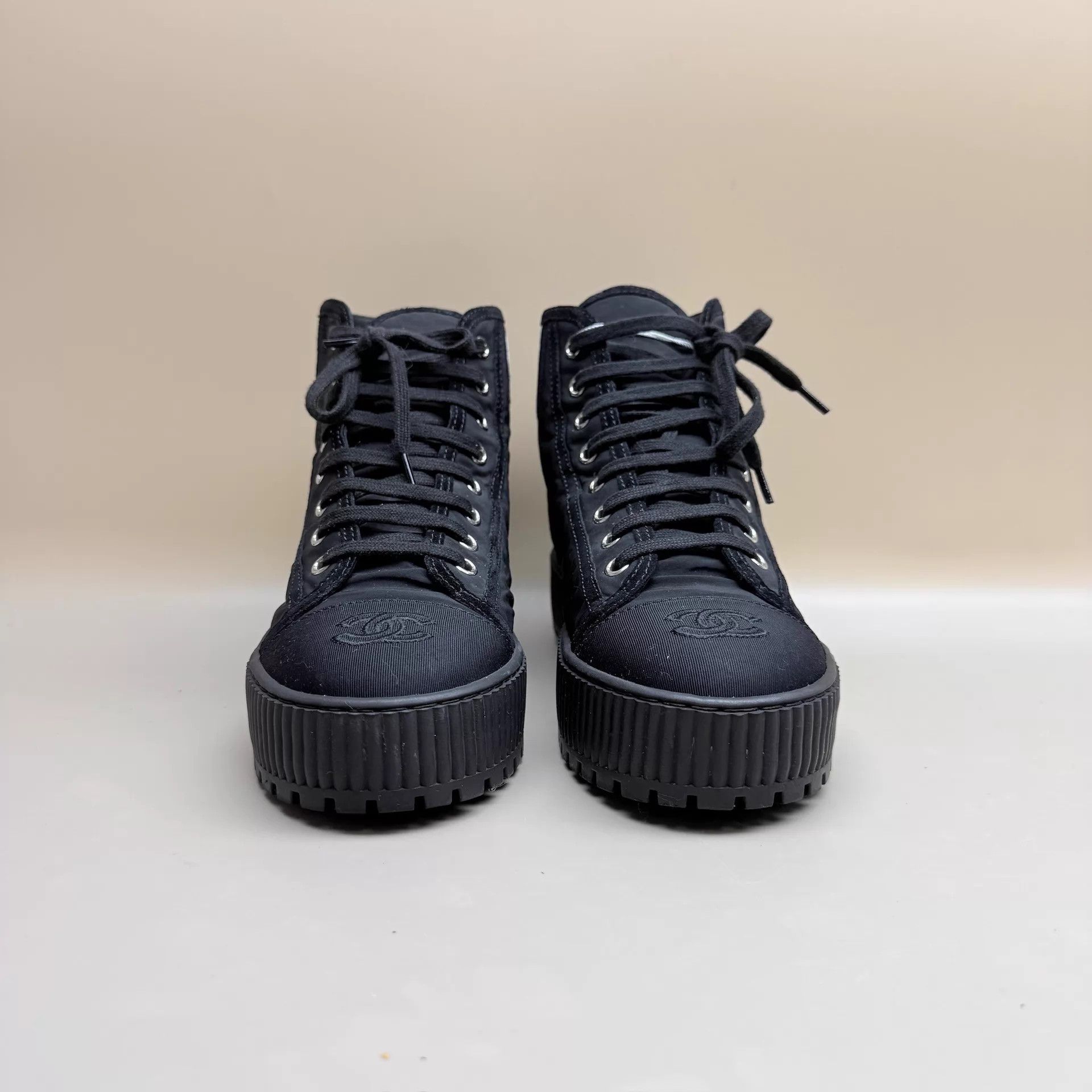 Chanel CHANEL Black & White Logo High-Top Sneaker 37 Size US 6.5 / IT 36.5 - 2 Thumbnail