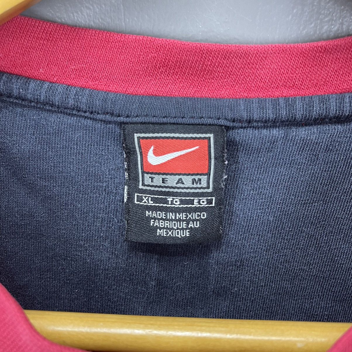 NBA Y2K Vintage BLAZERS by NIKE TEAM Crew Neck T Shirt #1727/06 Size US XL / EU 56 / 4 - 8 Thumbnail