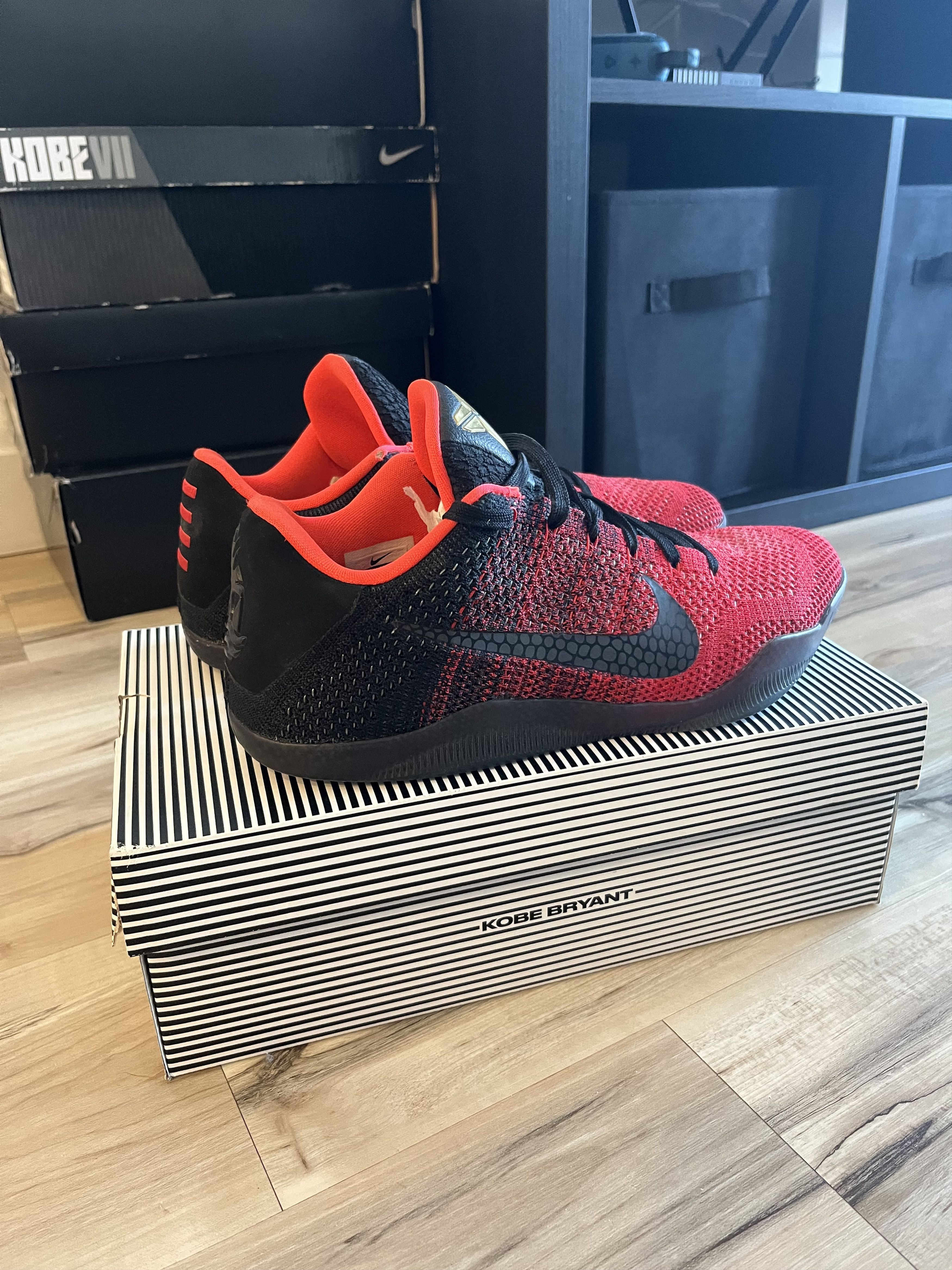 Nike Kobe 11 Size US 8.5 / EU 41-42 - 4 Thumbnail