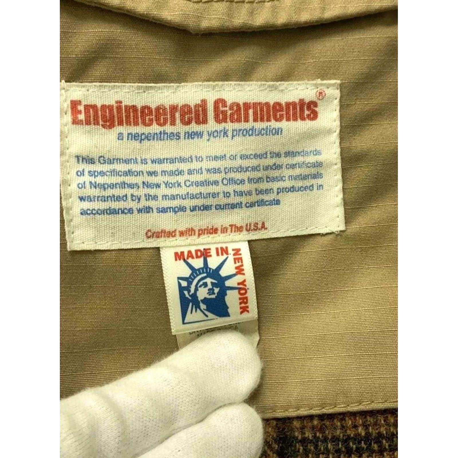 Engineered Garments Engineered Garments Vest Mens Size S Nylon Beige Solid Outdoor Casual / Travel / Workwear Short Zip Size US S / EU 44-46 / 1 - 6 Thumbnail