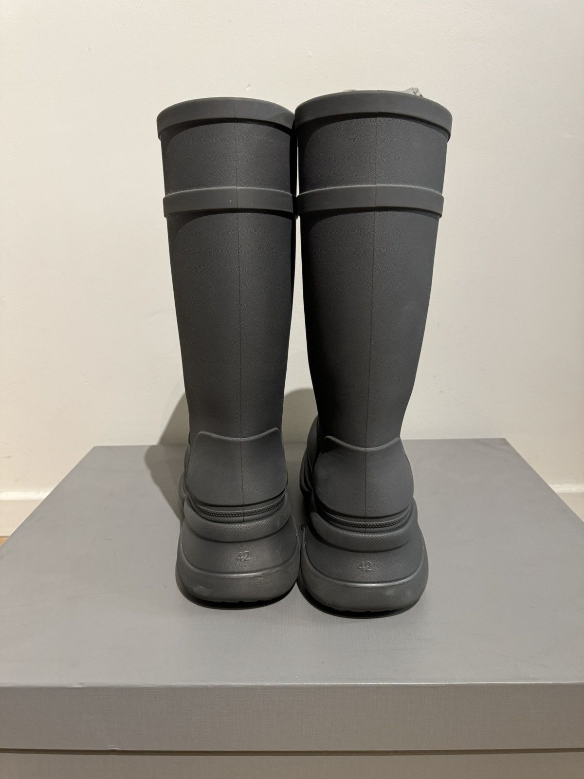 Balenciaga × Crocs Crocs x Balenciaga Clog Boot 2.0 'Dark Grey' Size US 8 / EU 41 - 4 Thumbnail