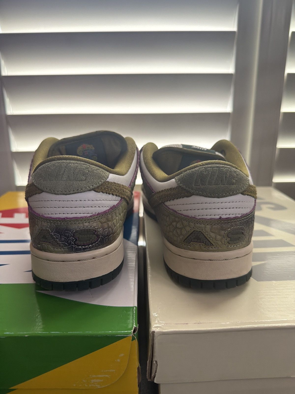 Nike SB NIKE SB DUNK LOW CHAMELEON SZ: 9M Size US 9 / EU 42 - 8 Thumbnail