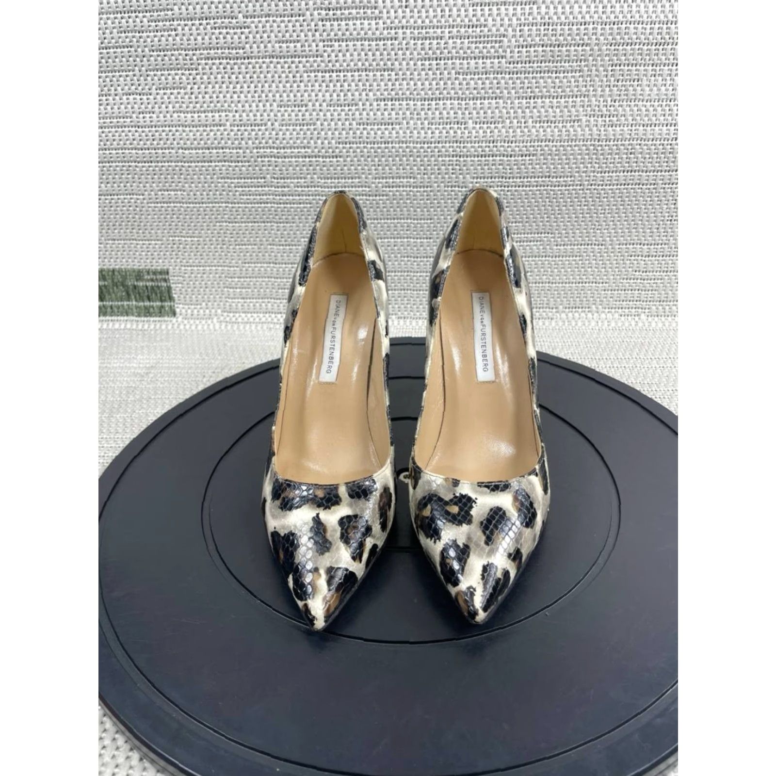 Diane von Furstenberg Diane Von Furstenberg Heels Womens Size 7 B Pumps Gray Brown Snakeskin Stiletto Pumps Shoe Size US 7 / IT 37 - 4 Thumbnail
