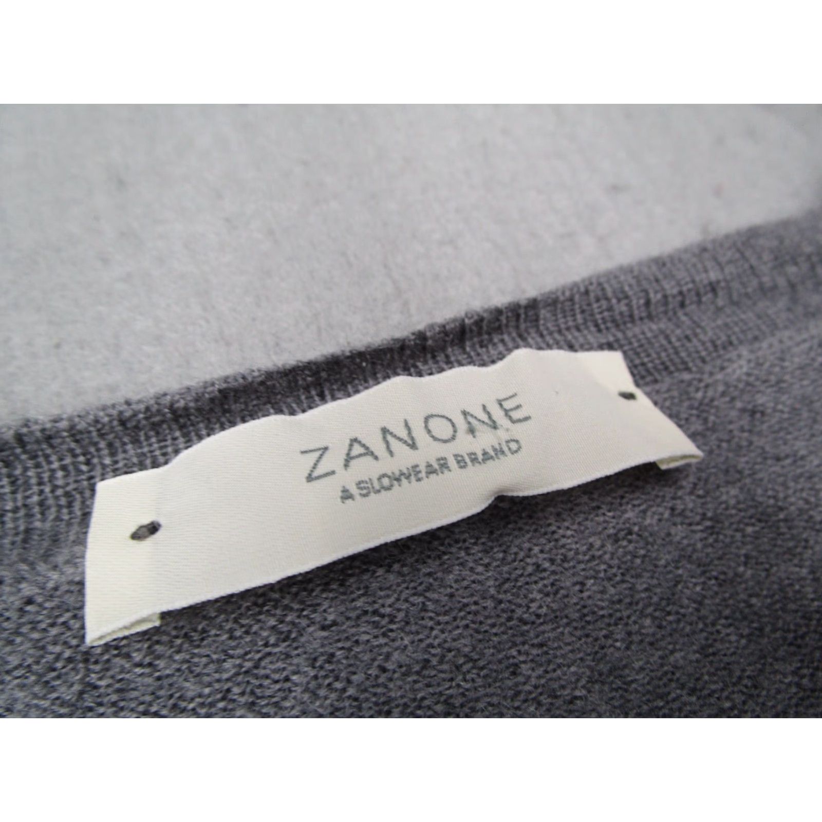 Zanone Zanone Women's Sweater 44 Gray V-Neck Wool Pullover Long Sleeve Made in Italy Size M / US 6-8 / IT 42-44 - 2 Thumbnail