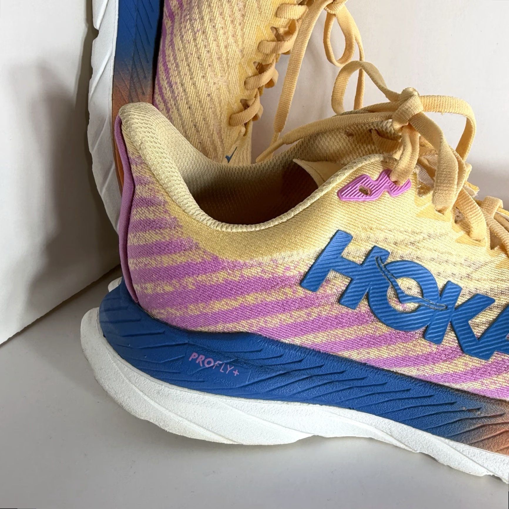Vintage Hoka One One Sneakers Women's 8.5B Running Mach 5 1127894-ICYC Impala Cyclamen Size US 9 / IT 39 - 2 Thumbnail