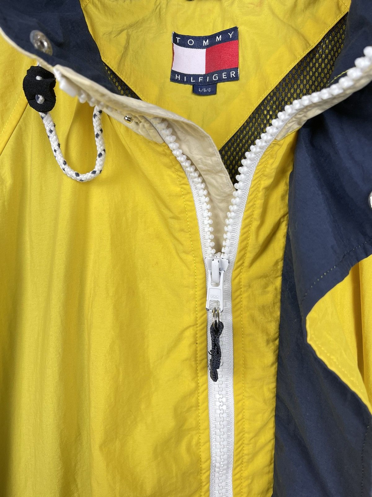 Tommy Hilfiger Vintage 90’sTommy Hilfiger Embroidered Spellout Jacket Men’s Size US L / EU 52-54 / 3 - 10 Thumbnail