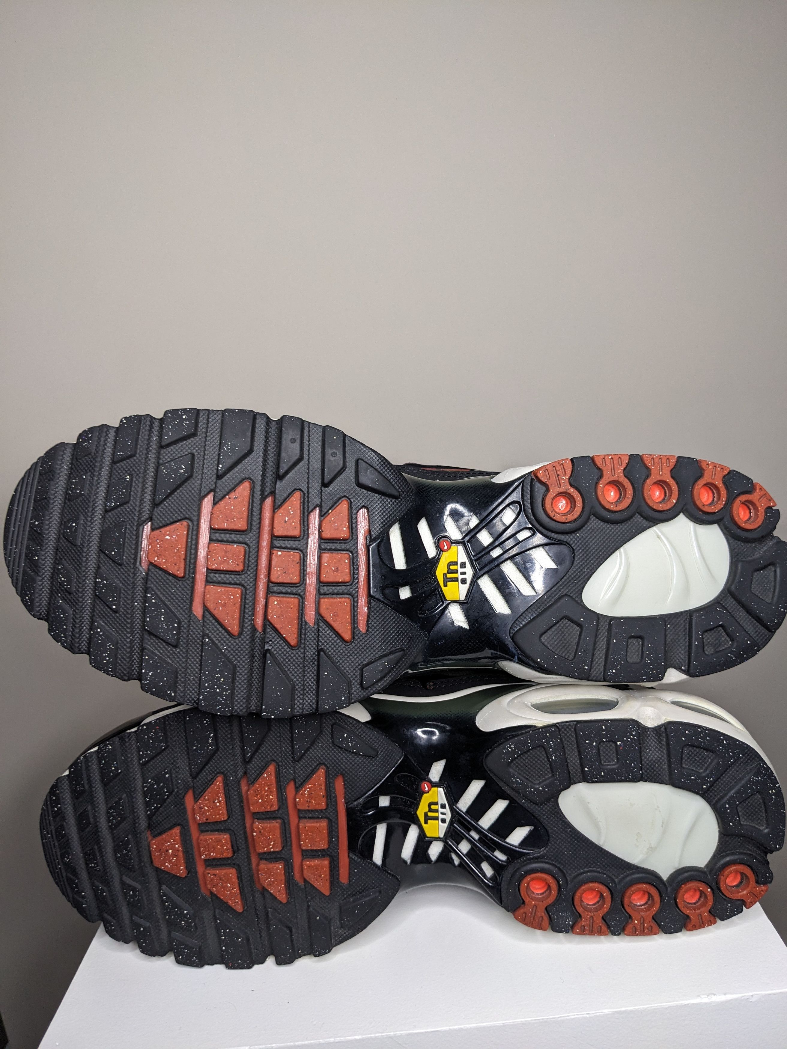 Nike Nike Air Max Plus Mens Sz 10 Cargo Khaki Phantom FB9722-300 Size US 10 / EU 43 - 10 Thumbnail