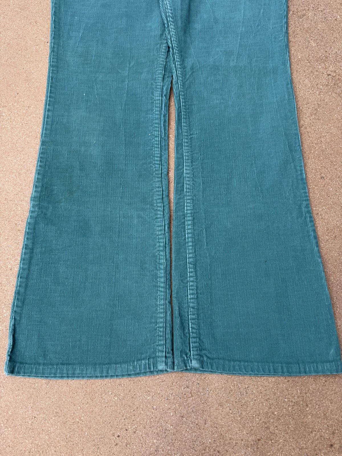Levi's Vtg 70’s Levi’s 646 Bellbottom Flare Corduroy Pants 32x31 Size US 32 / EU 48 - 3 Thumbnail