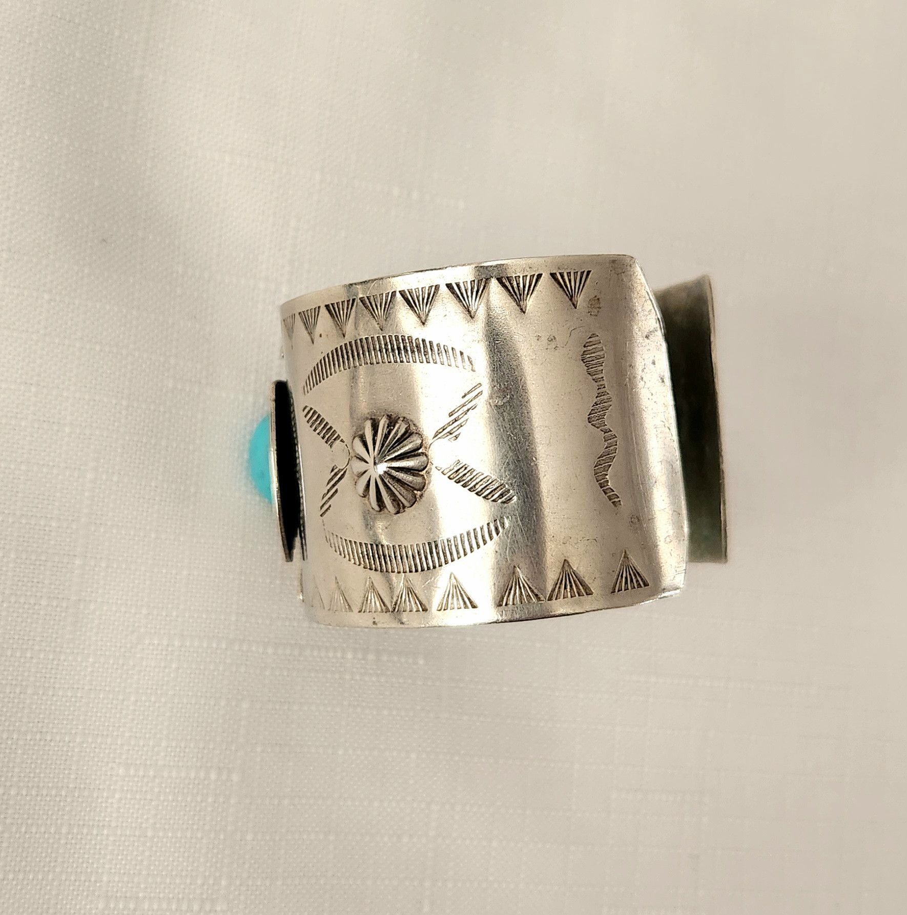 Other Native American Silver color Faux Turquoise Cuff Bracelet Size ONE SIZE - 3 Thumbnail