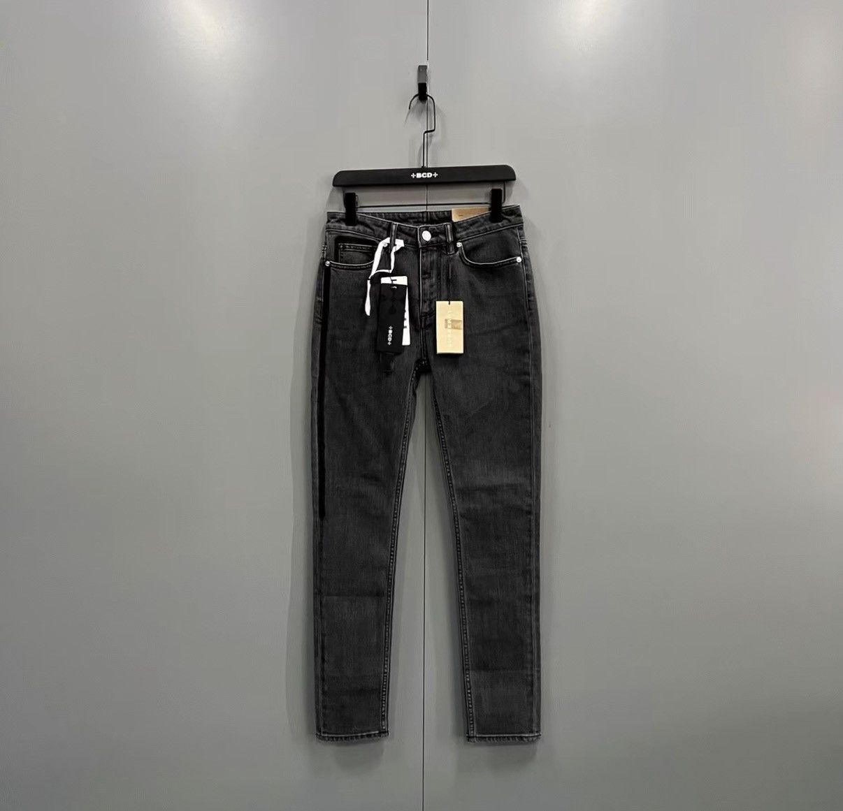 Burberry Burberry Dark Grey Jeans J41 Size 27" / US 4 / IT 40 - 1 Thumbnail