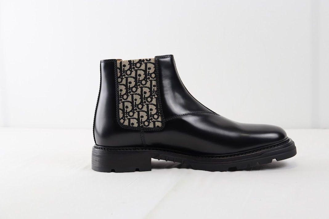Dior o1rshd1 Expl Explorer Chelsea Boot Calf in Black/Beige Size US 12 / EU 45 - 19 Thumbnail