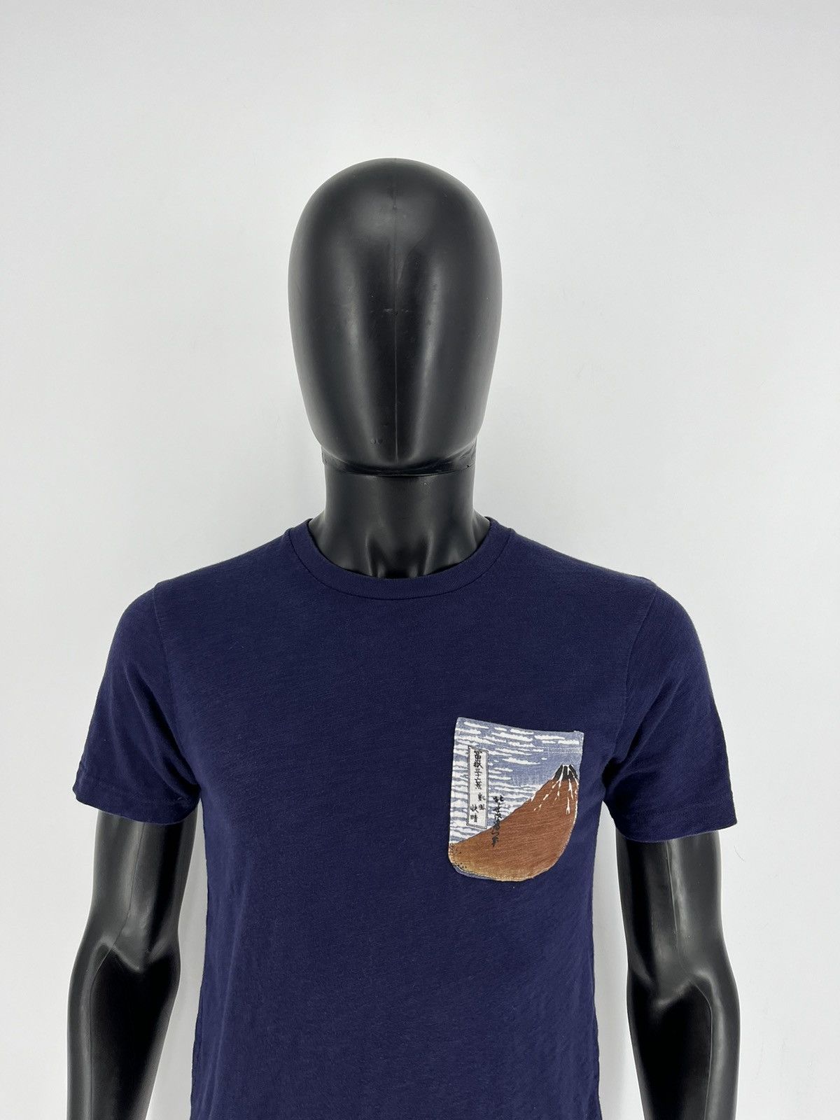 Japanese Brand Mens Uniqlo Hokusai Blue T Shirt art tee Japanese Brand y2k Size US S / EU 44-46 / 1 - 1 Thumbnail