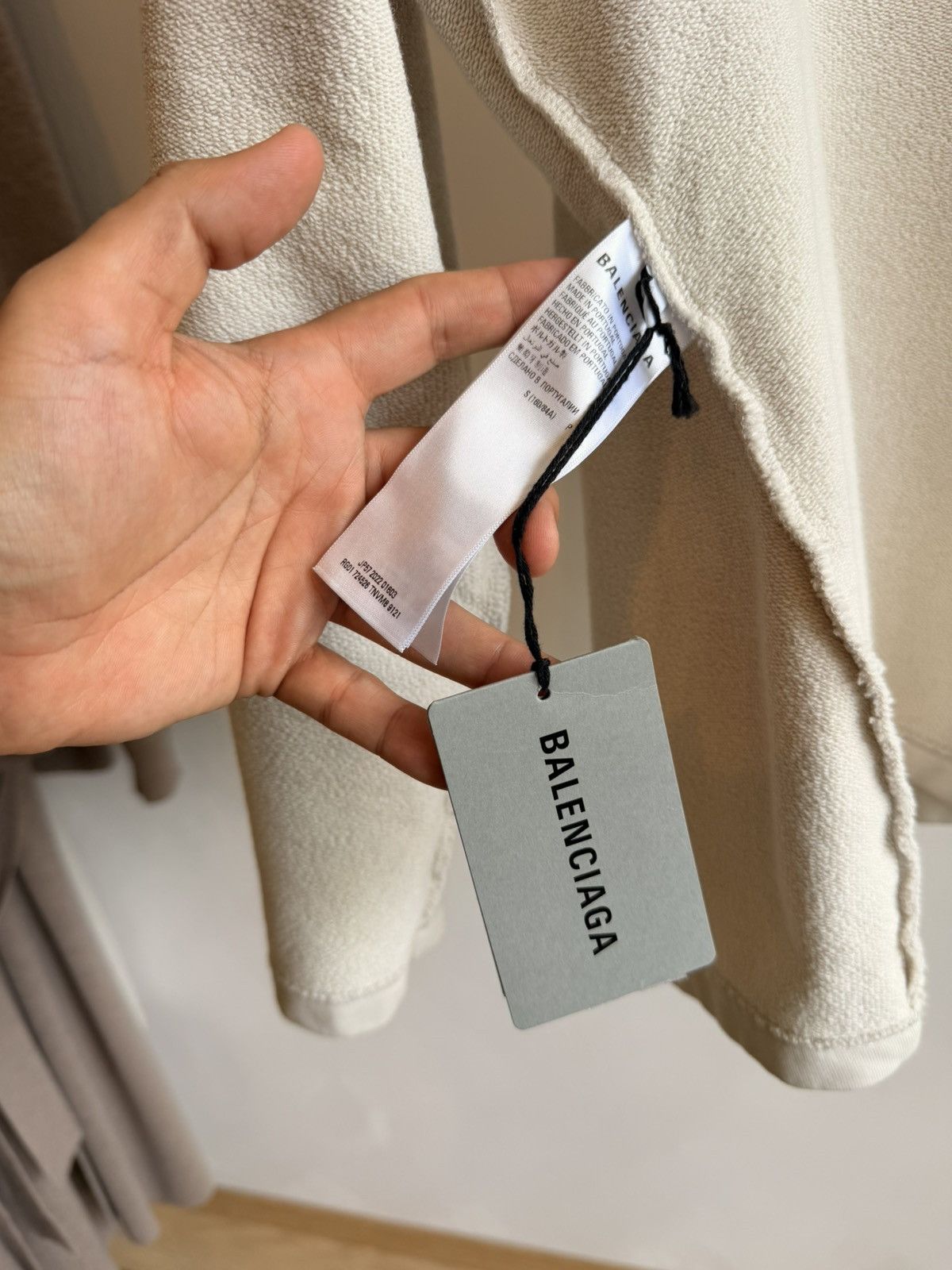 Balenciaga Balenciaga Garde-Robe Cream Beige Hoodie Women BB Size S Size S / US 4 / IT 40 - 11 Thumbnail