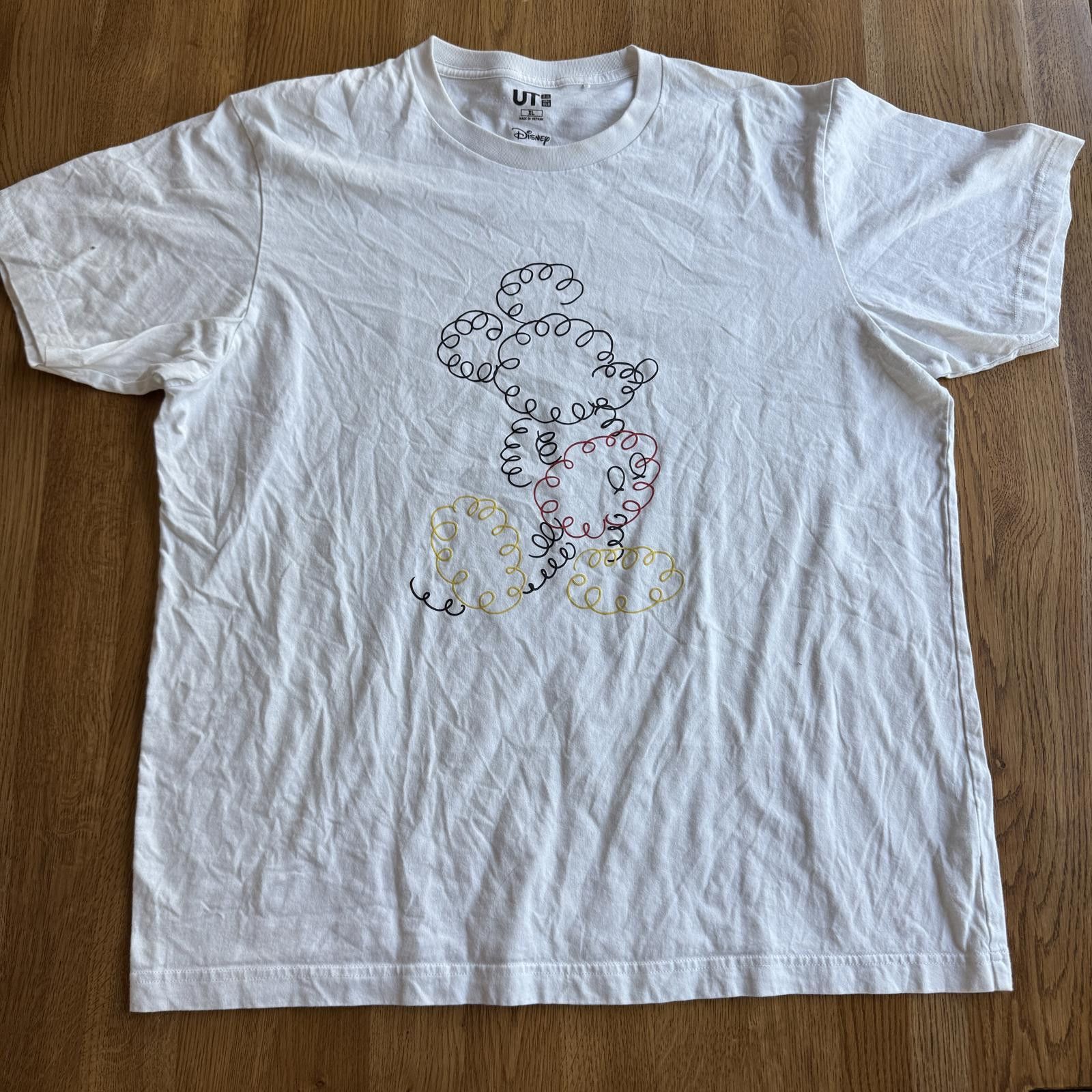 Uniqlo Uniqlo Disney Mickey Mouse Graphic T-Shirt Size XL Size US L / EU 52-54 / 3 - 1 Thumbnail