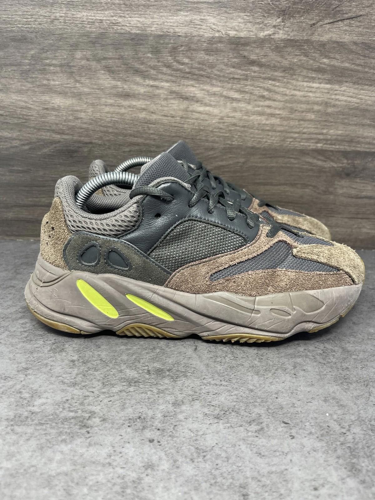 Adidas Adidas Yeezy Boost 700 Mauve Size 7 Mens Brown Sneakers Size US 7 / EU 40 - 5 Thumbnail