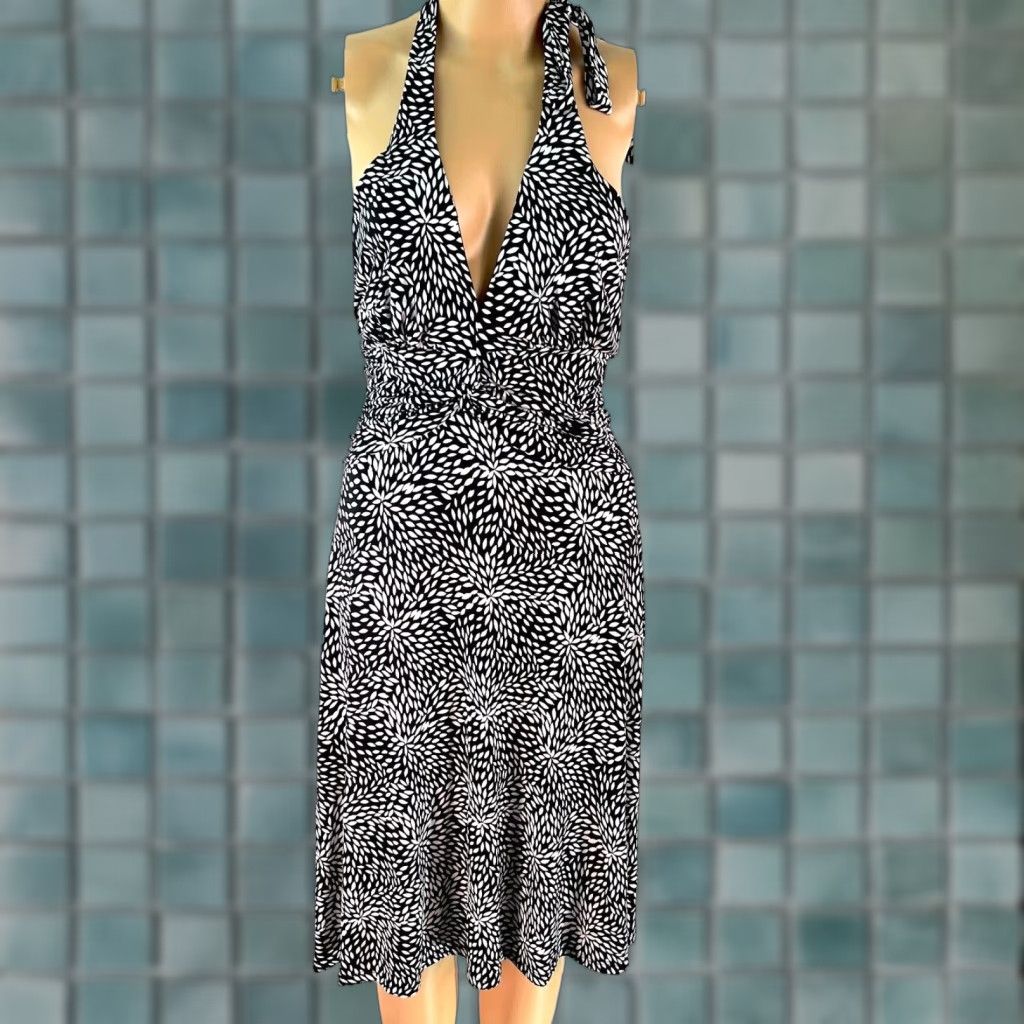 Forever 21 Forever Dress Geometric Halter Sleeveless Black Fit & Flare M Womens Size M / US 6-8 / IT 42-44 - 1 Thumbnail