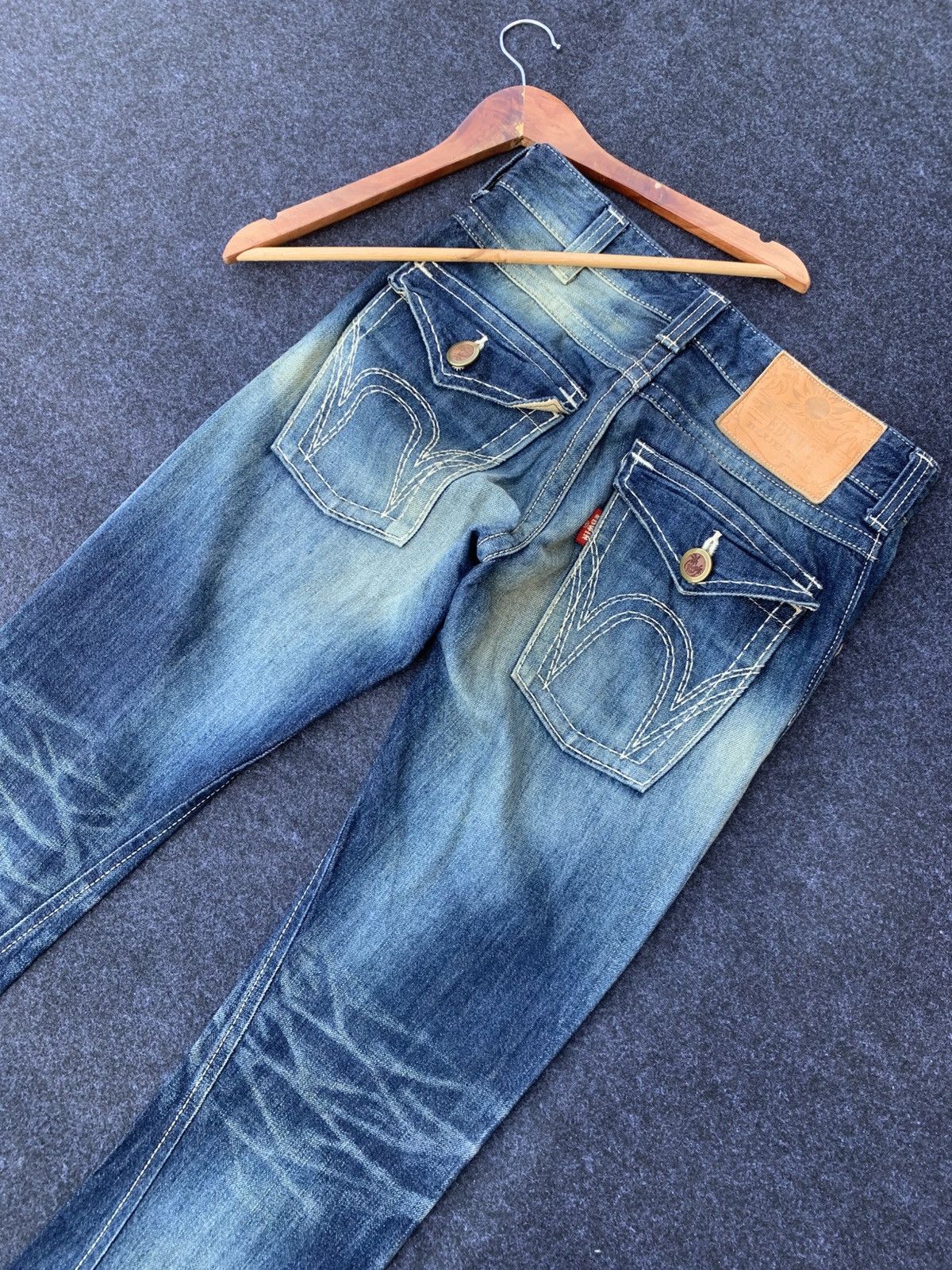 Edwin 𝗙𝗟𝗔𝗥𝗘 EDWIN BLUE TRIP HAWAII & NICE FADED BLUE. Size US 30 / EU 46 - 3 Thumbnail
