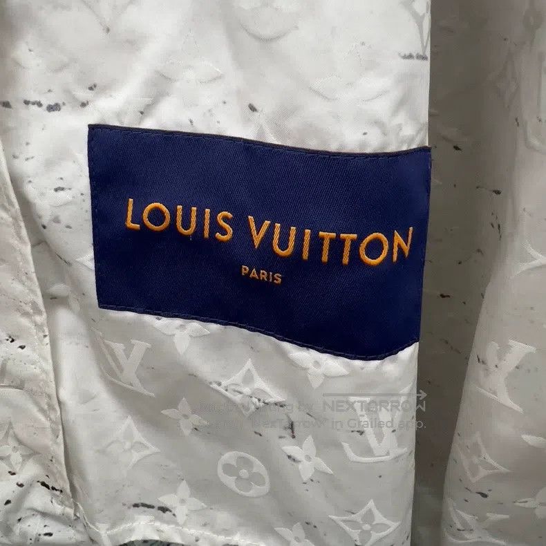 Louis Vuitton Louis Vuitton Marble print hooded windbreaker jacket Size US M / EU 48-50 / 2 - 3 Thumbnail