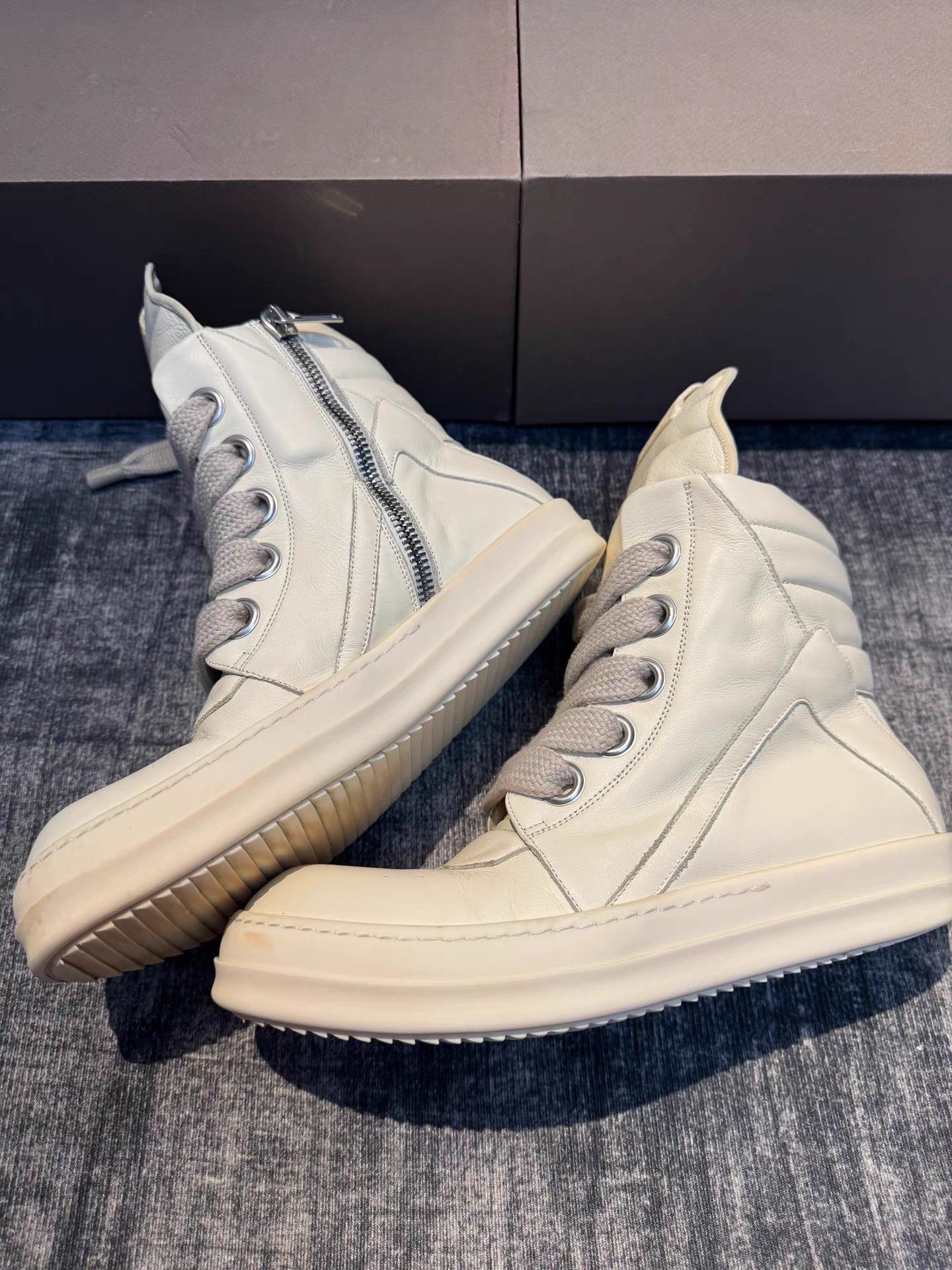 Rick Owens Rick Owens Mainline White Reverse Triangle with Thick Laces Size US 9 / EU 42 - 2 Thumbnail