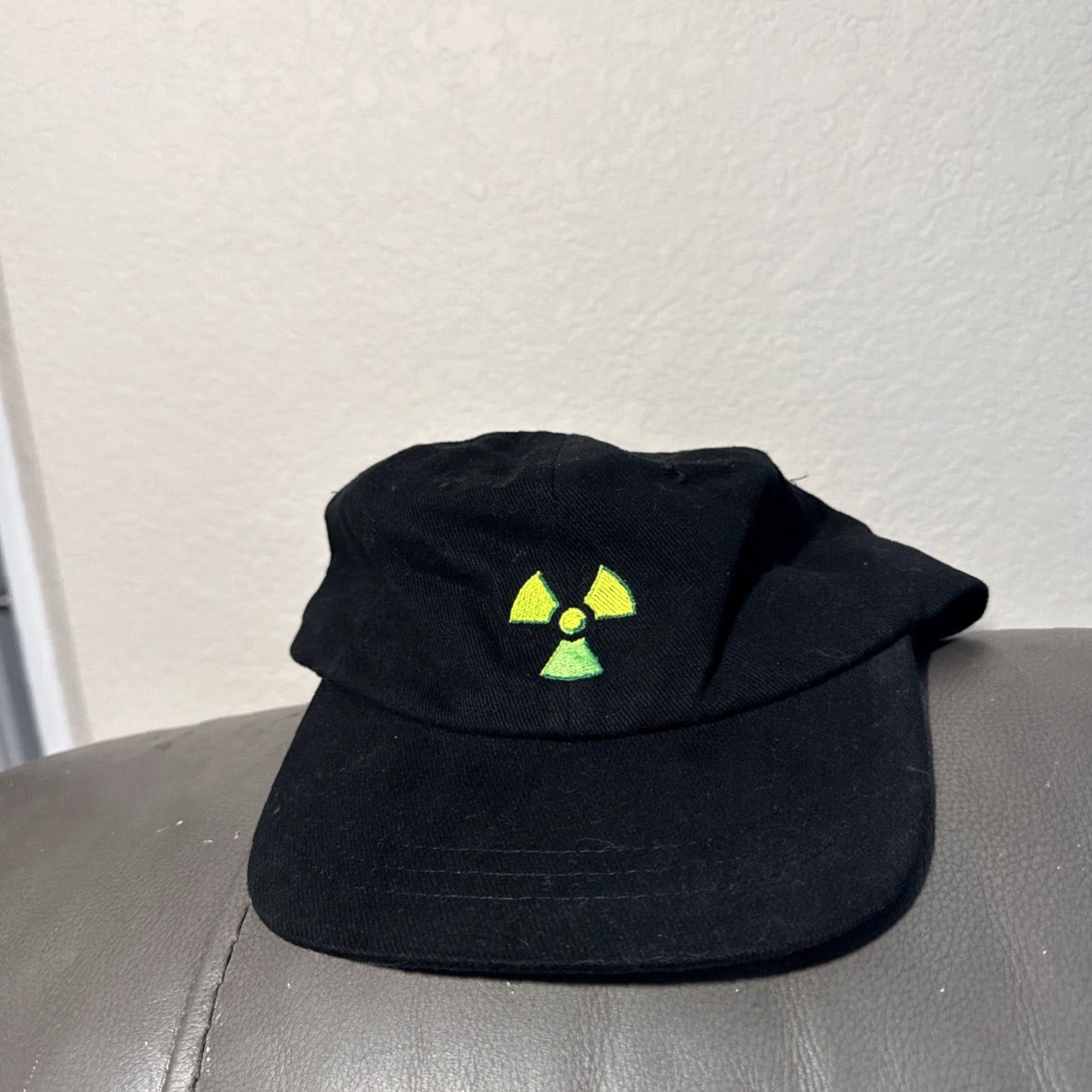 Vintage VINTAGE 1997 Nuclear Strike Video Game Promo EA Sports Strap Back Black Hat Size ONE SIZE - 2 Thumbnail