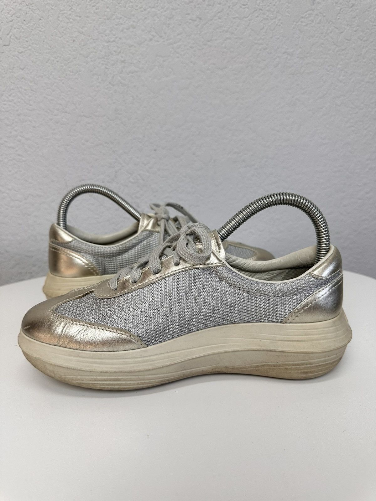 Kybun Gold women’s shoes vintage minimalist retro style Size US 8.5 / IT 38.5 - 7 Thumbnail