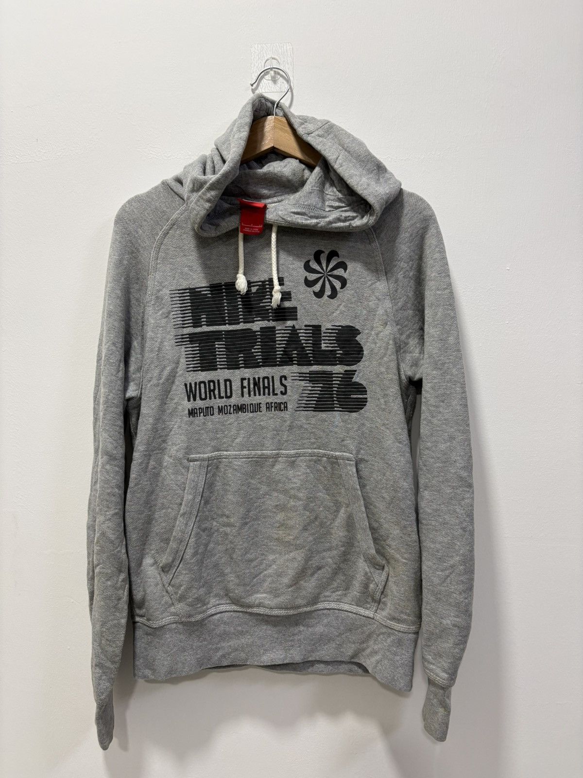 Nike Nike Graphic Print Hoodie Mozambique Trials 76 Grey Jumper Size US S / EU 44-46 / 1 - 1 Thumbnail