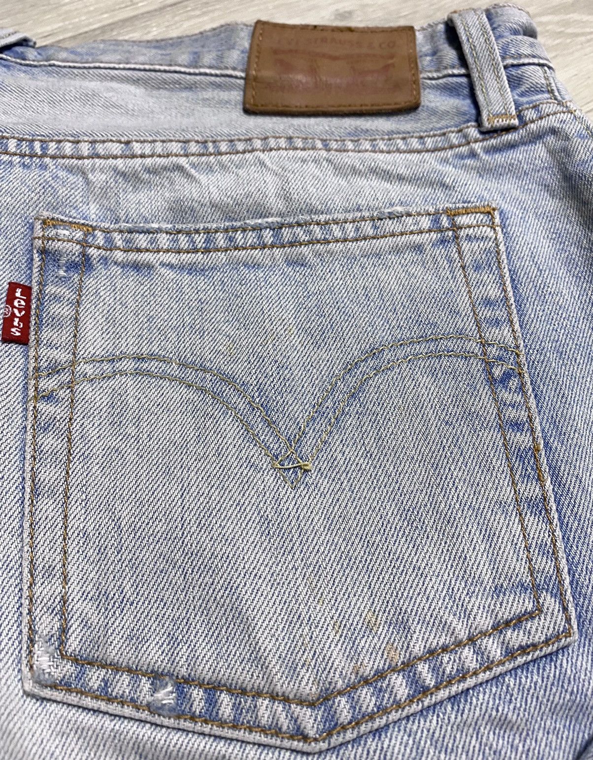 Levi's Vintage Clothing Women’s Levi’s Washed Distressed Reworked Shorts Denim Jeans Size 27" / US 4 / IT 40 - 19 Thumbnail