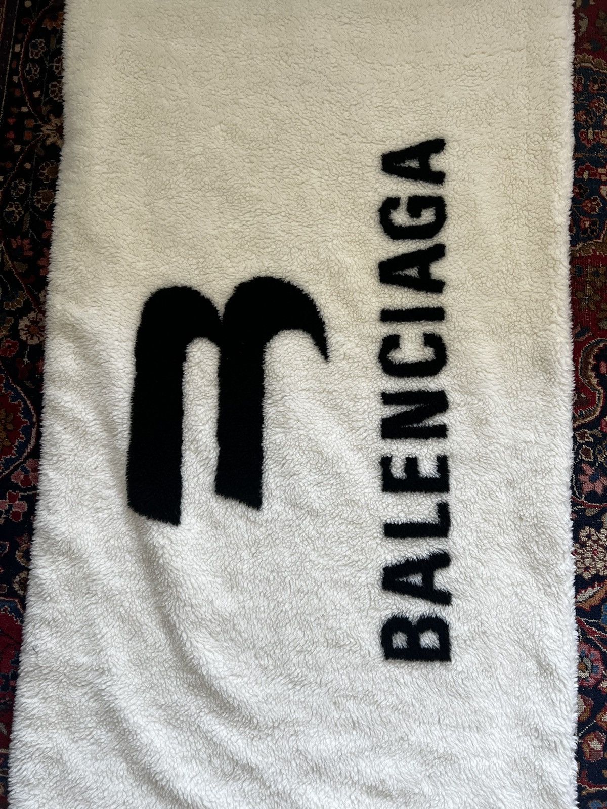 Balenciaga Balenciaga Sporty B Uzi Blanket Size ONE SIZE - 2 Thumbnail