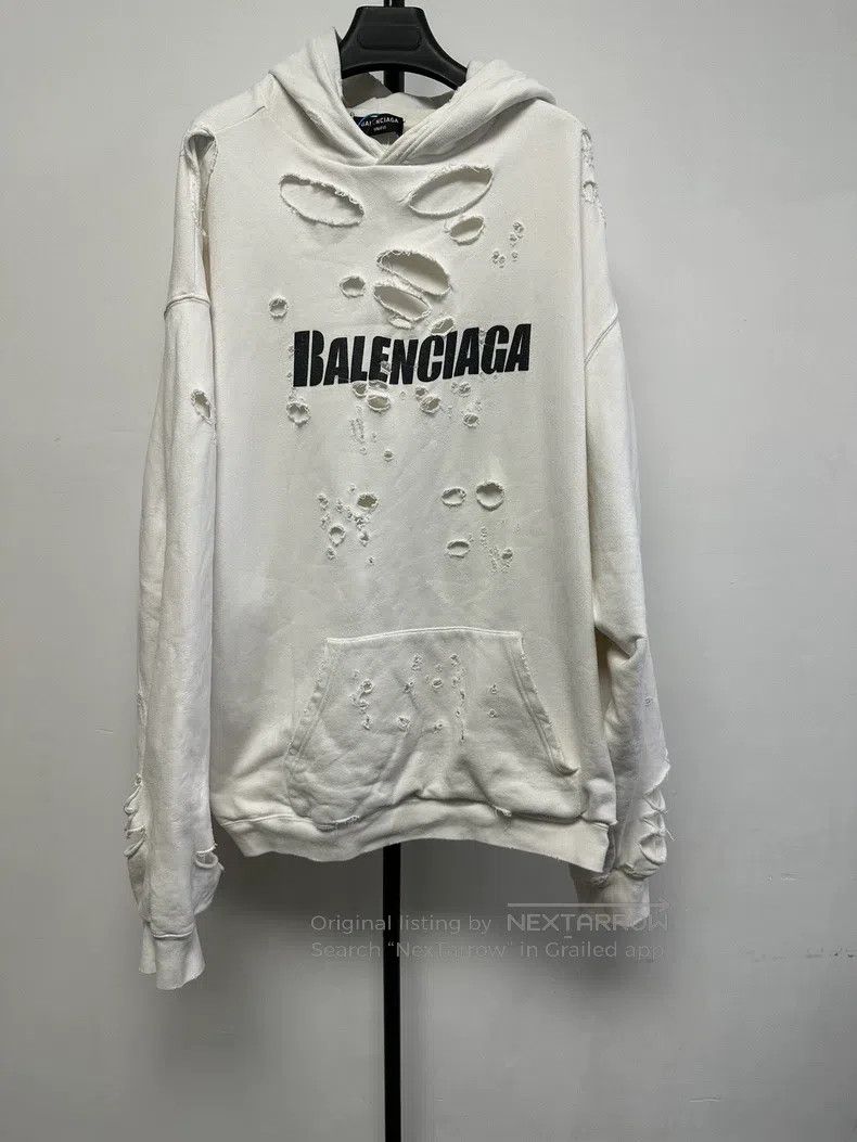 Balenciaga Balenciaga Printed Faded Effect Fleece Sweatshirt Size US S / EU 44-46 / 1 - 1 Thumbnail