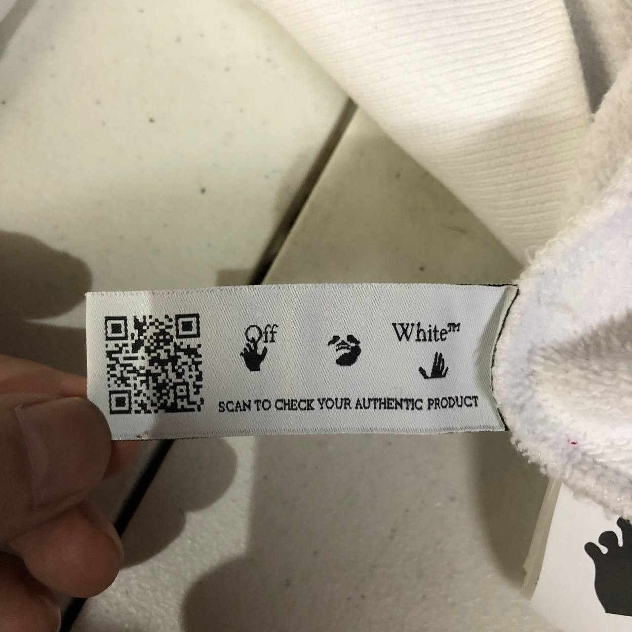 Off-White Off-White FW21 Caravaggio Arrows hoodie Size US L / EU 52-54 / 3 - 13 Thumbnail