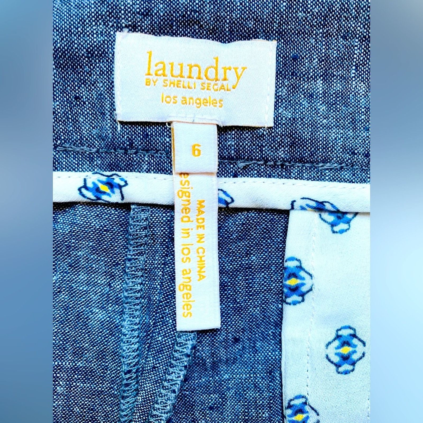 Laundry by Shelli Segal LAUNDRY BY SHELLI SECAL BLUE SHORTS Size 26" / US 2 / IT 38 - 3 Thumbnail