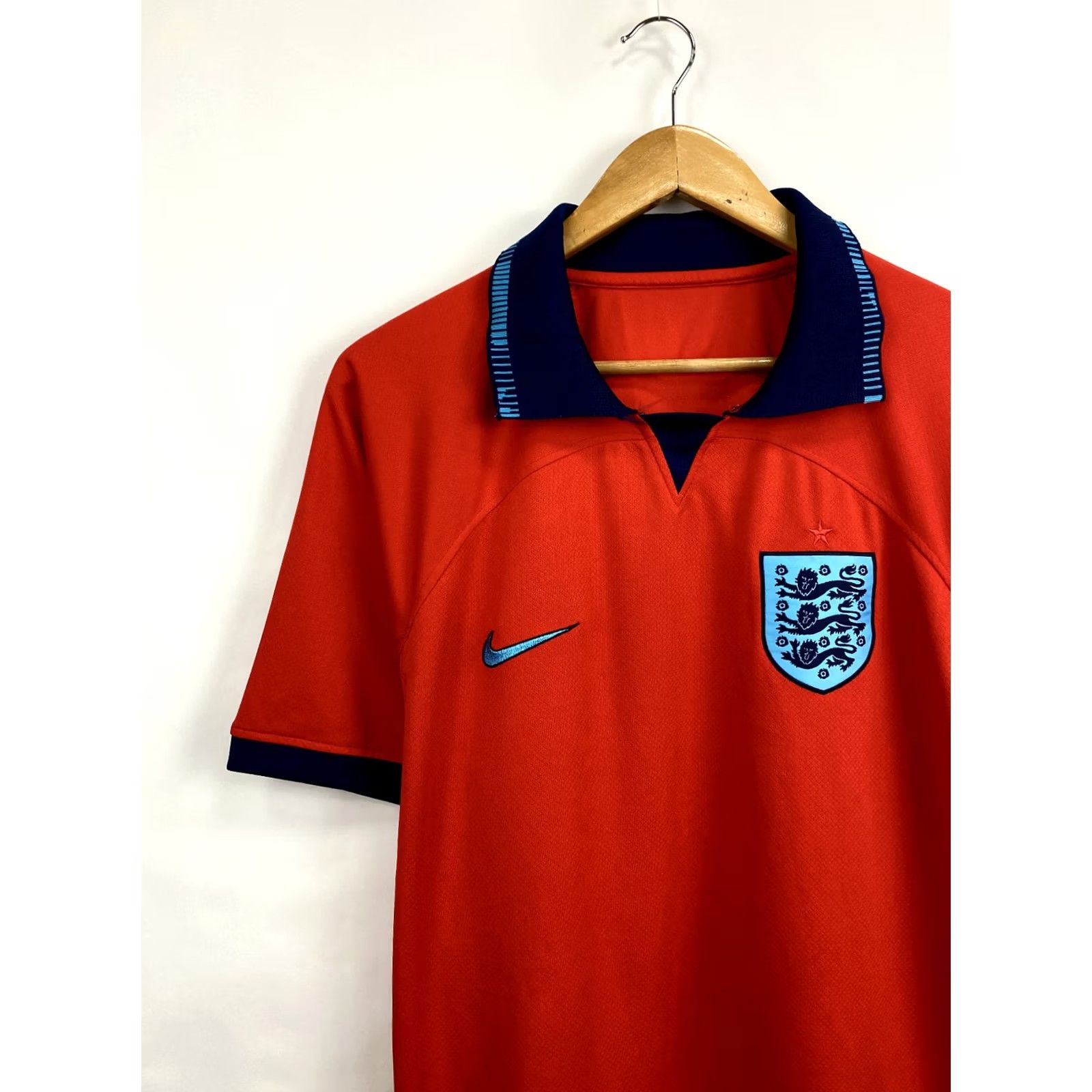 Vintage VINTAGE England soccer jersey T-Shirt XL Red Men Retro 90s Y2K Rare Size US XL / EU 56 / 4 - 2 Thumbnail