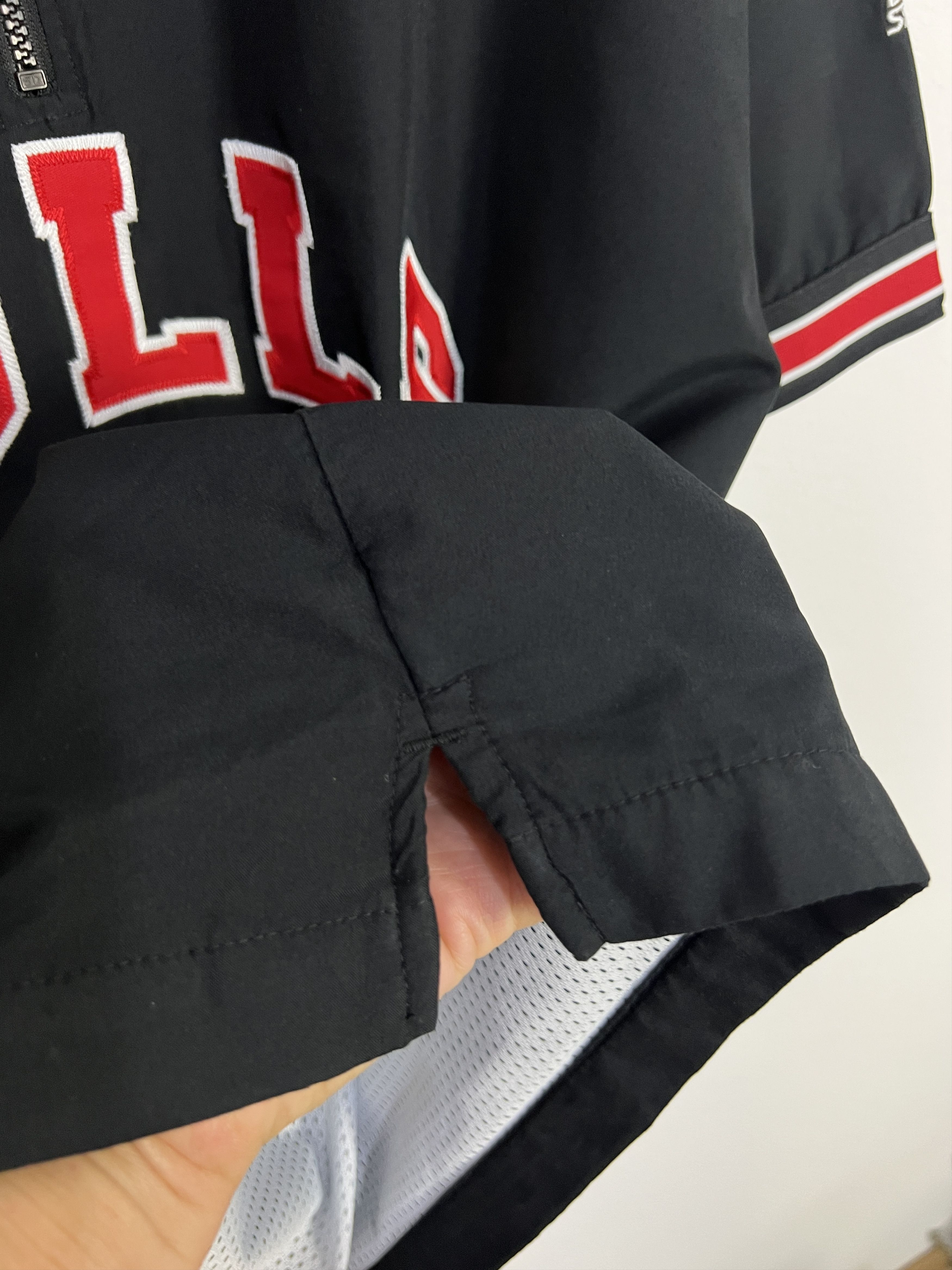 Starter Vintage 90's Starter Chicago Bulls Warm Up Jersey NBA Mens Size US XL / EU 56 / 4 - 7 Thumbnail
