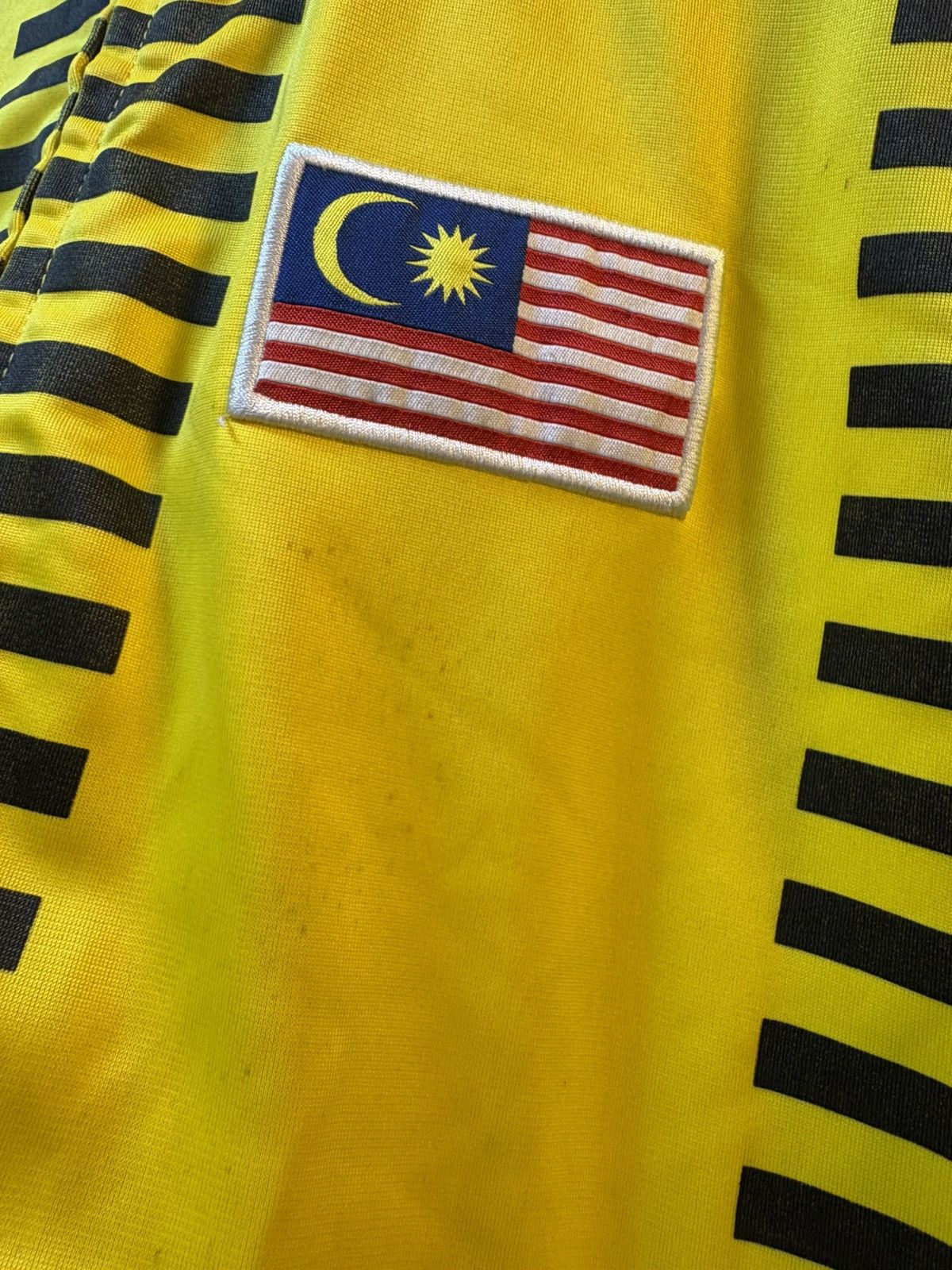 Nike Vintage Y2K Malaysia Football Tracksuit Size US L / EU 52-54 / 3 - 10 Thumbnail