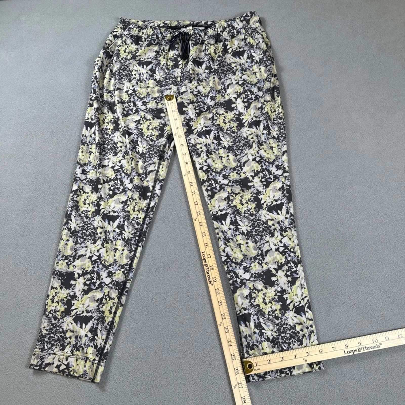 Lululemon Lululemon Womens Jogger Pants 8 Floral Print Jet Crop Size 30" / US 8 / IT 44 - 4 Thumbnail