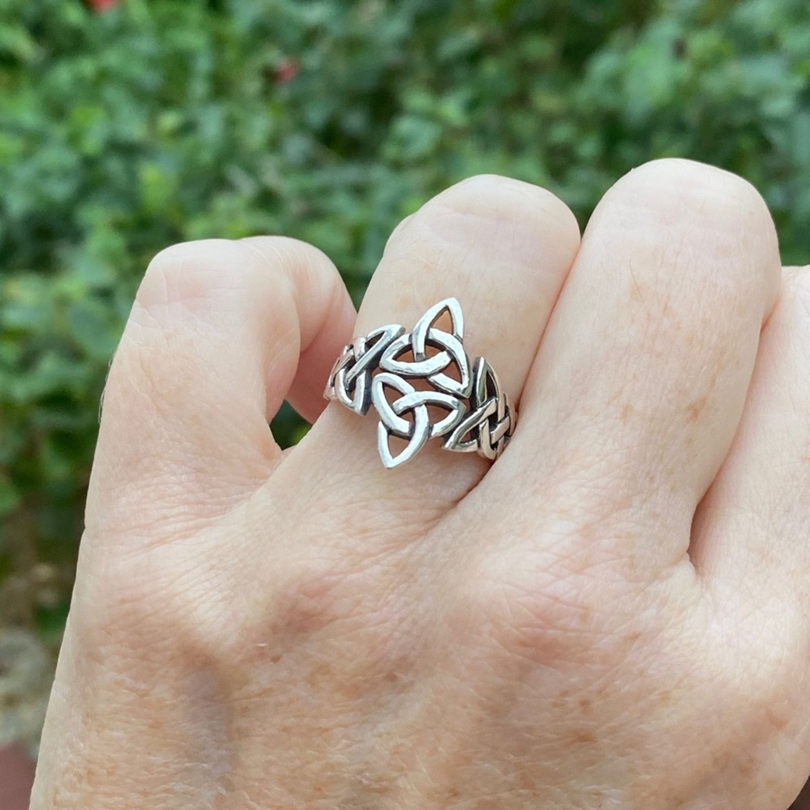 The Unbranded Brand Sterling Silver Celtic Triquetras Ring Size ONE SIZE - 1 Thumbnail