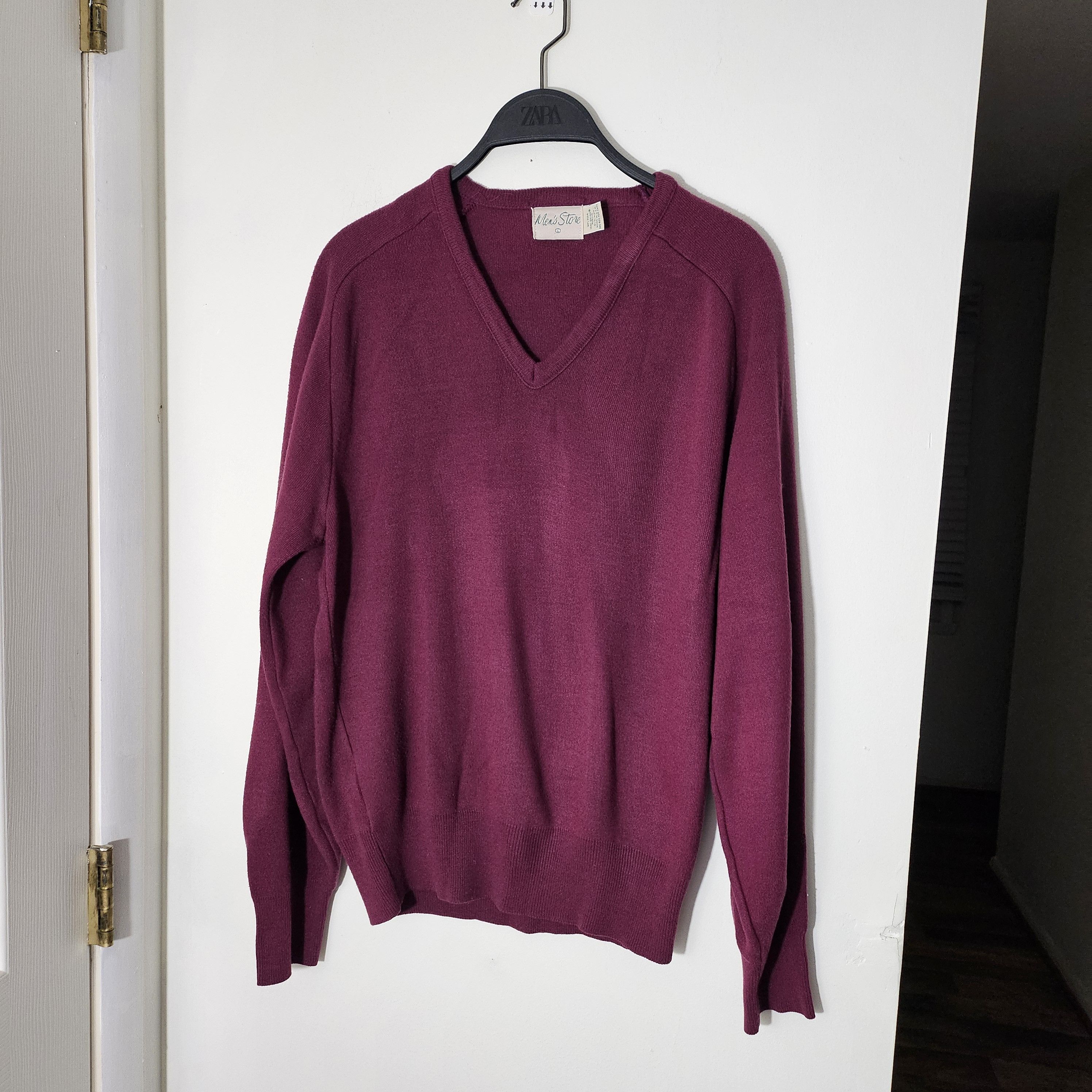 Vintage Vintage 80s men's size large, Orlon acrylic V-neck sweater Size US L / EU 52-54 / 3 - 2 Thumbnail