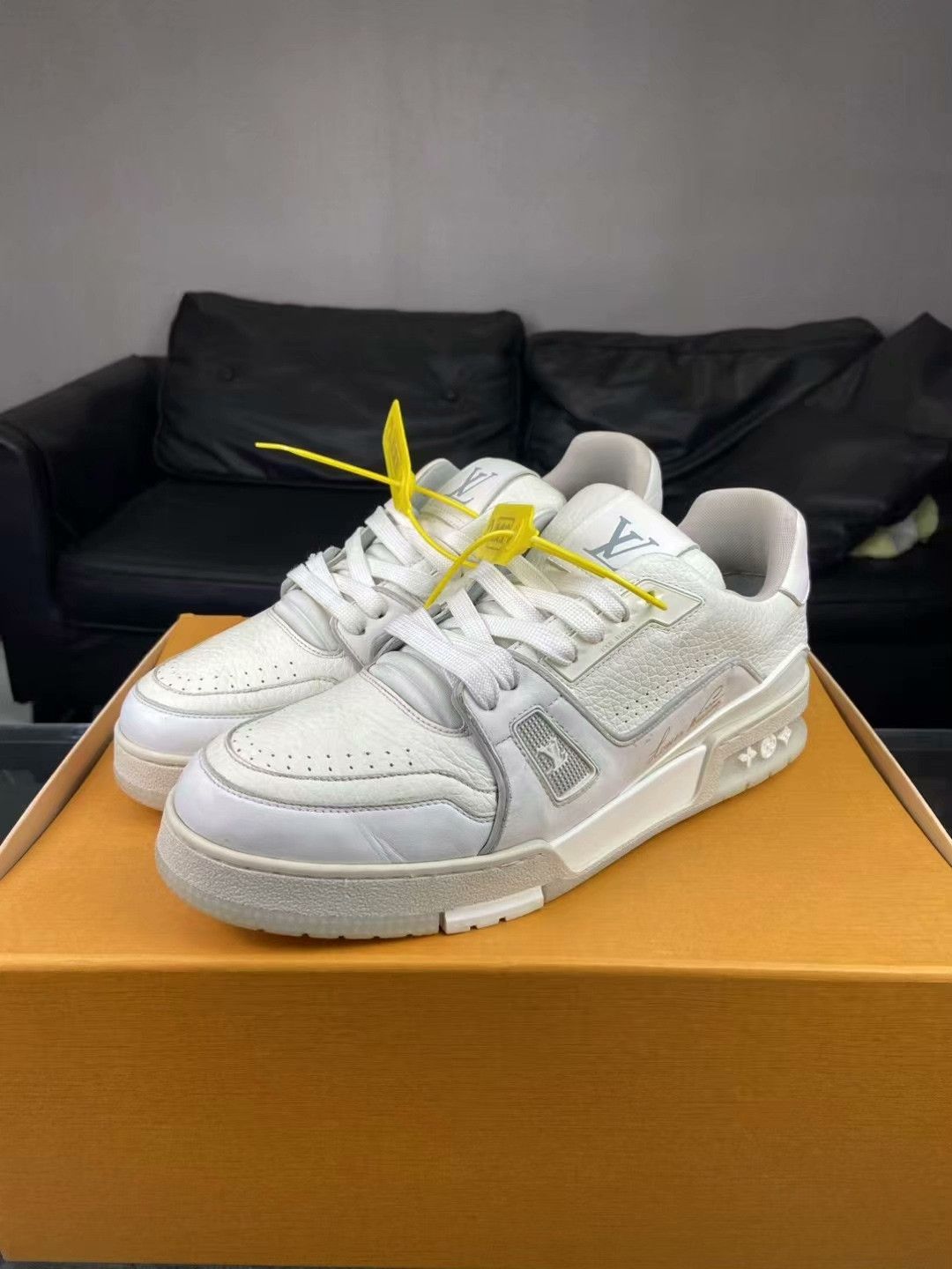 Louis Vuitton Louis Vuitton Training White Lowtop Sneakers 9.5 Men Size US 9.5 / EU 42-43 - 1 Thumbnail