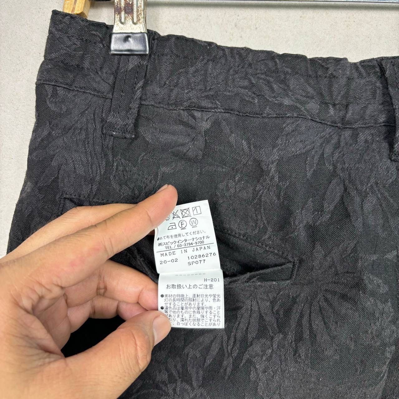 Tornado Mart Tornado Mart Floral Graphic Black Shorts Size US 30 / EU 46 - 7 Thumbnail